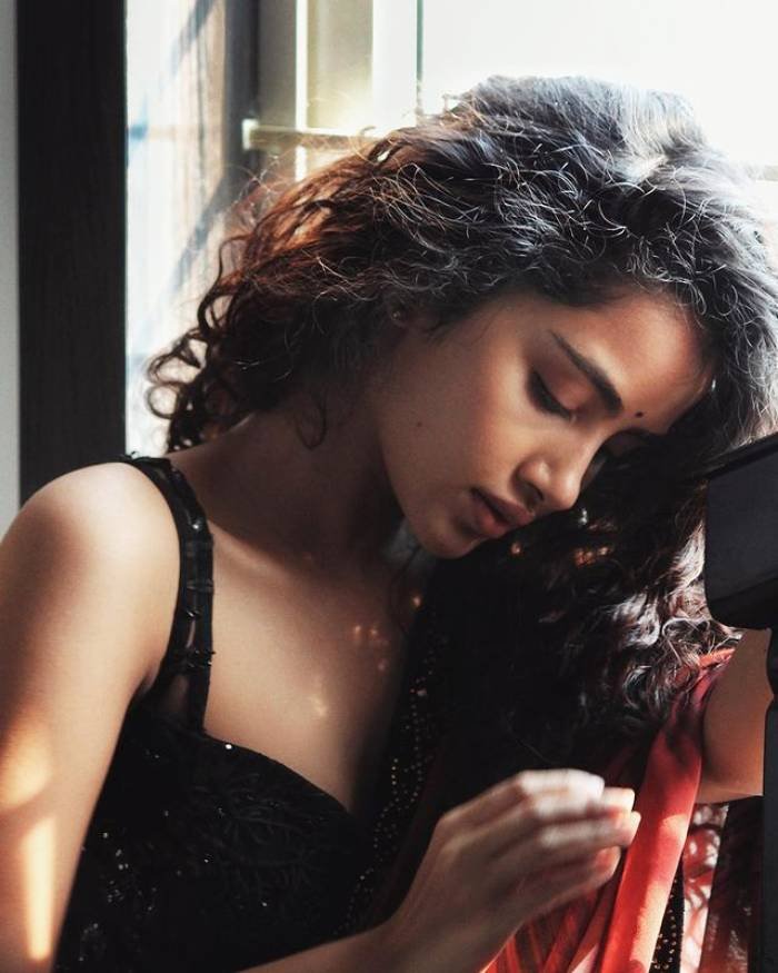anupama parameswaran_teluguvox18